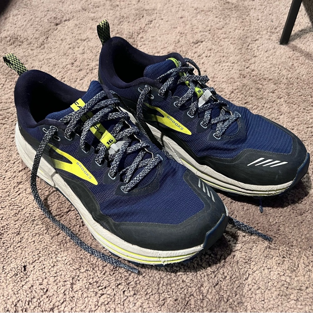 Brooks Cascadia 16